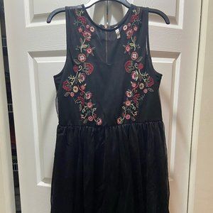 Black dress with flower embroidery
